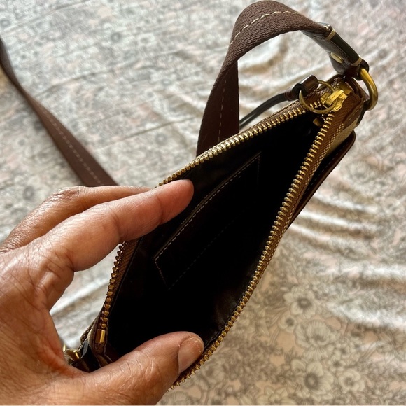 Coach crossbody - Picture 2 of 5